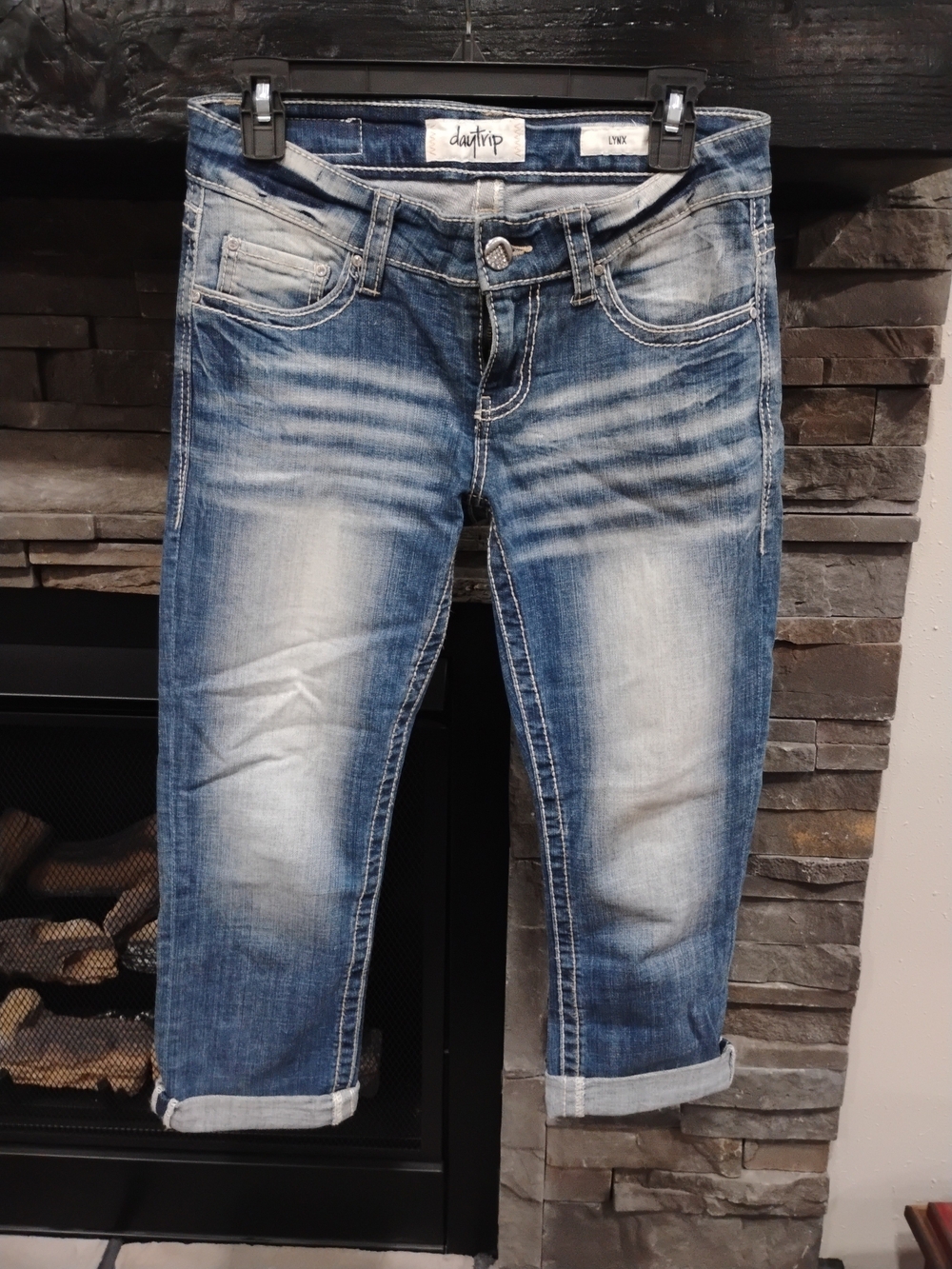 Daytrip Women's Blue Washed Capri Jeans Lynx Size 27